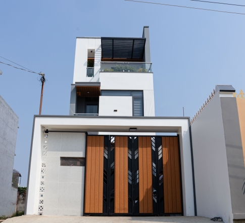 Hoàn thành mẫu Nhà Phố 3 Tầng Hiện Đại – Sang Trọng  toạ lại Lý Tự Trọng , P.Long Khánh (1)